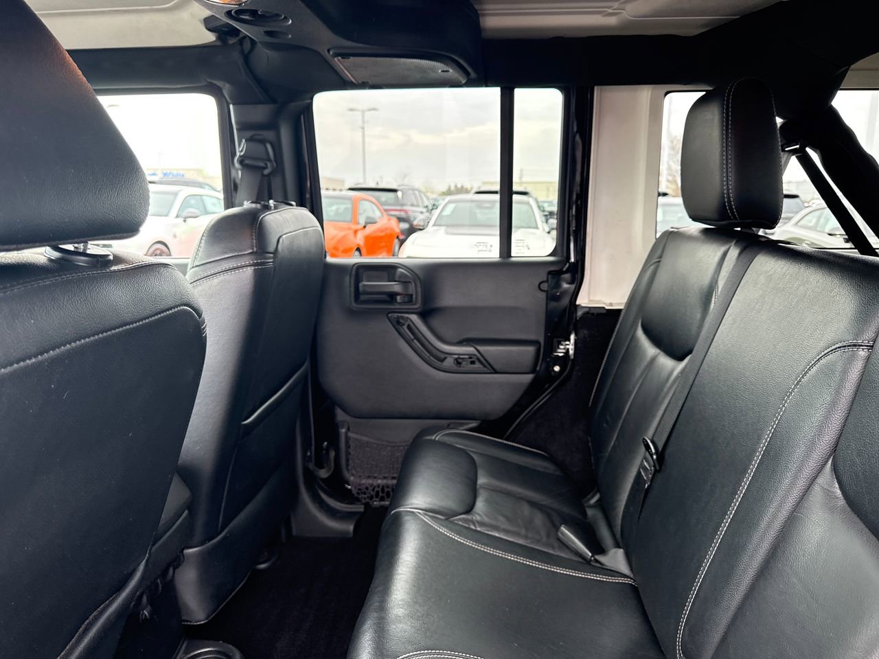 Used 2015 Jeep Wrangler Unlimited Sahara w/ Connectivity Group image 11