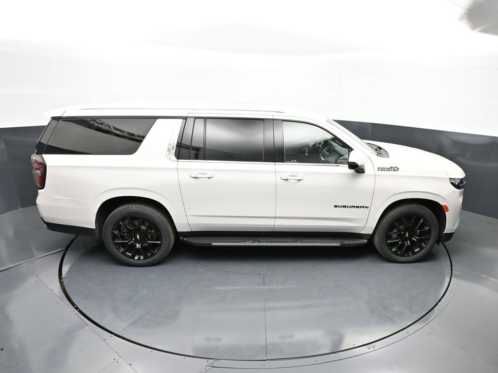Used 2022 Chevrolet Suburban High Country w/ LPO, Illumination Package AWD/4WD image 40