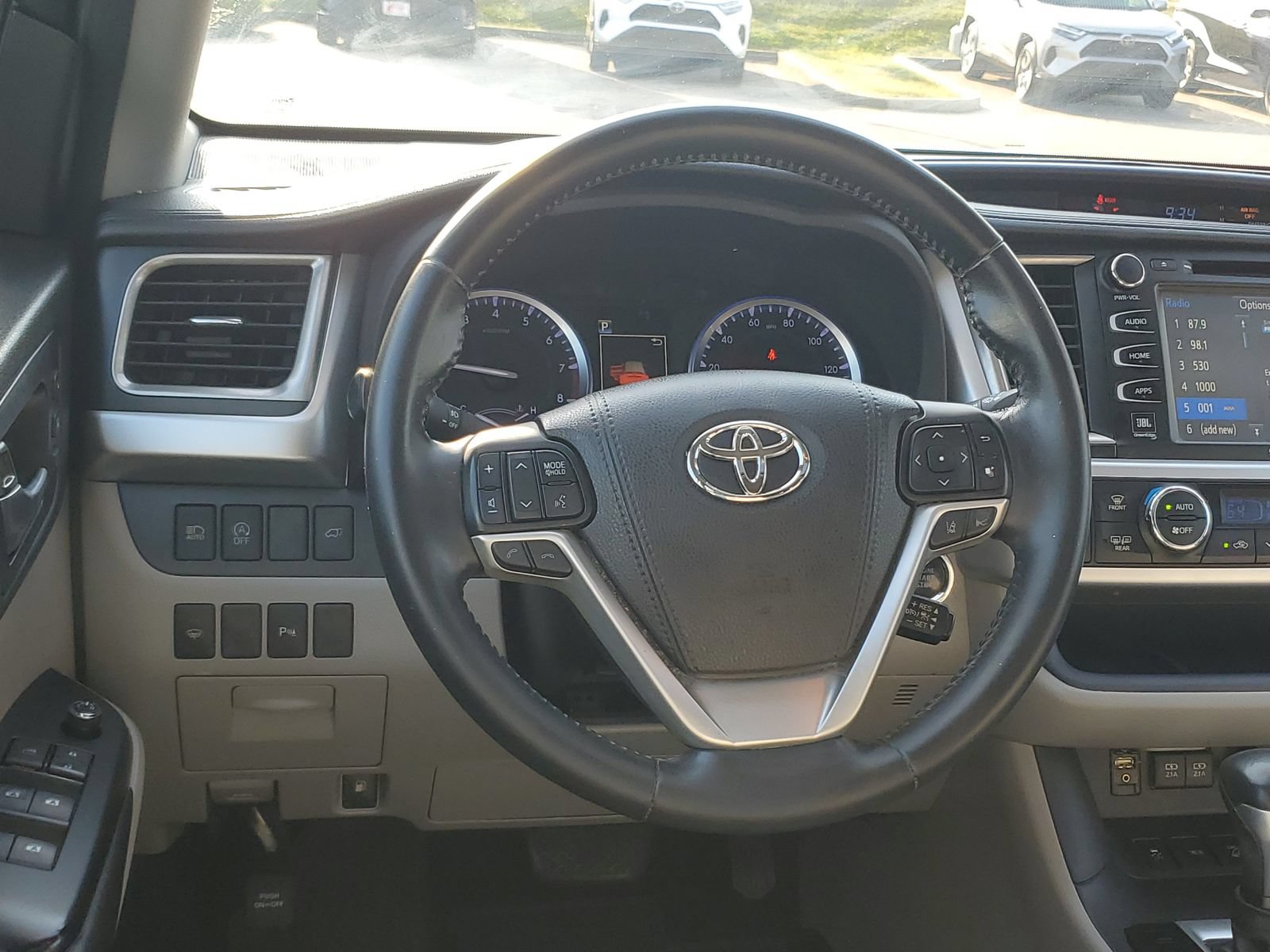 Certified 2018 Toyota Highlander Limited AWD/4WD image 12