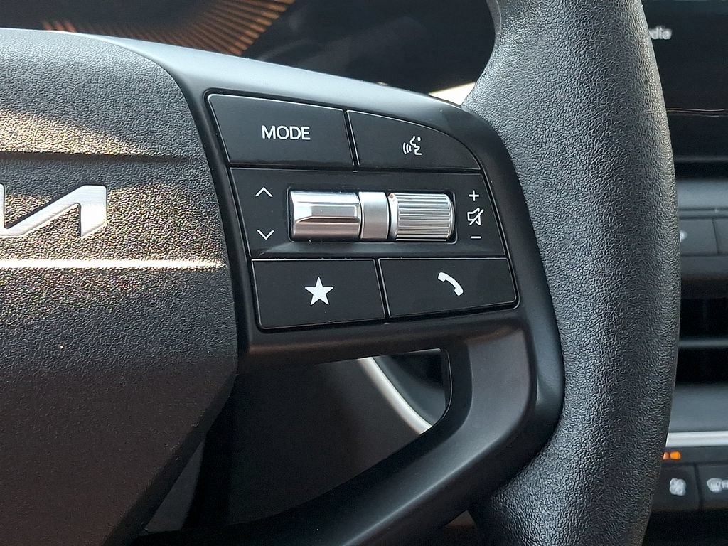 Used 2025 Kia K4 FWD image 21