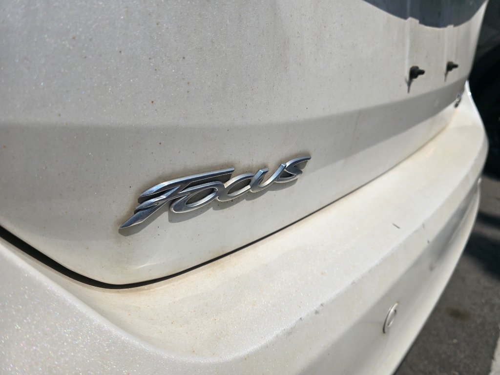 Used 2015 Ford Focus Titanium FWD image 11