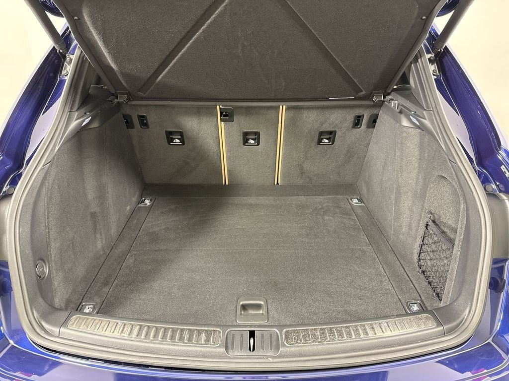 Certified 2025 Porsche Macan image 21