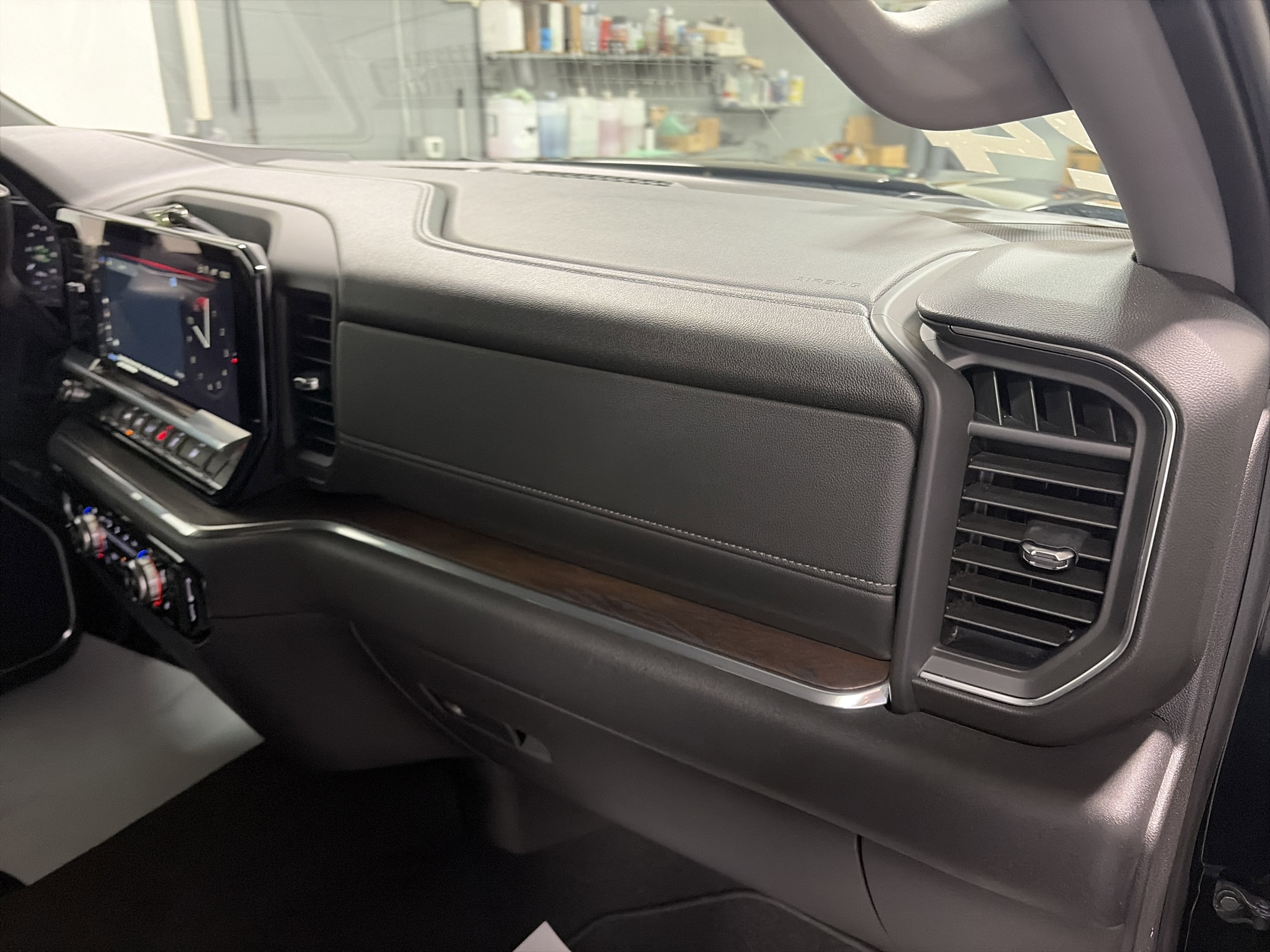 Used 2024 GMC Sierra 1500 SLT image 34