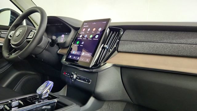 New 2026 Volvo XC90 T8 Plus w/ Protection Package AWD/4WD image 37