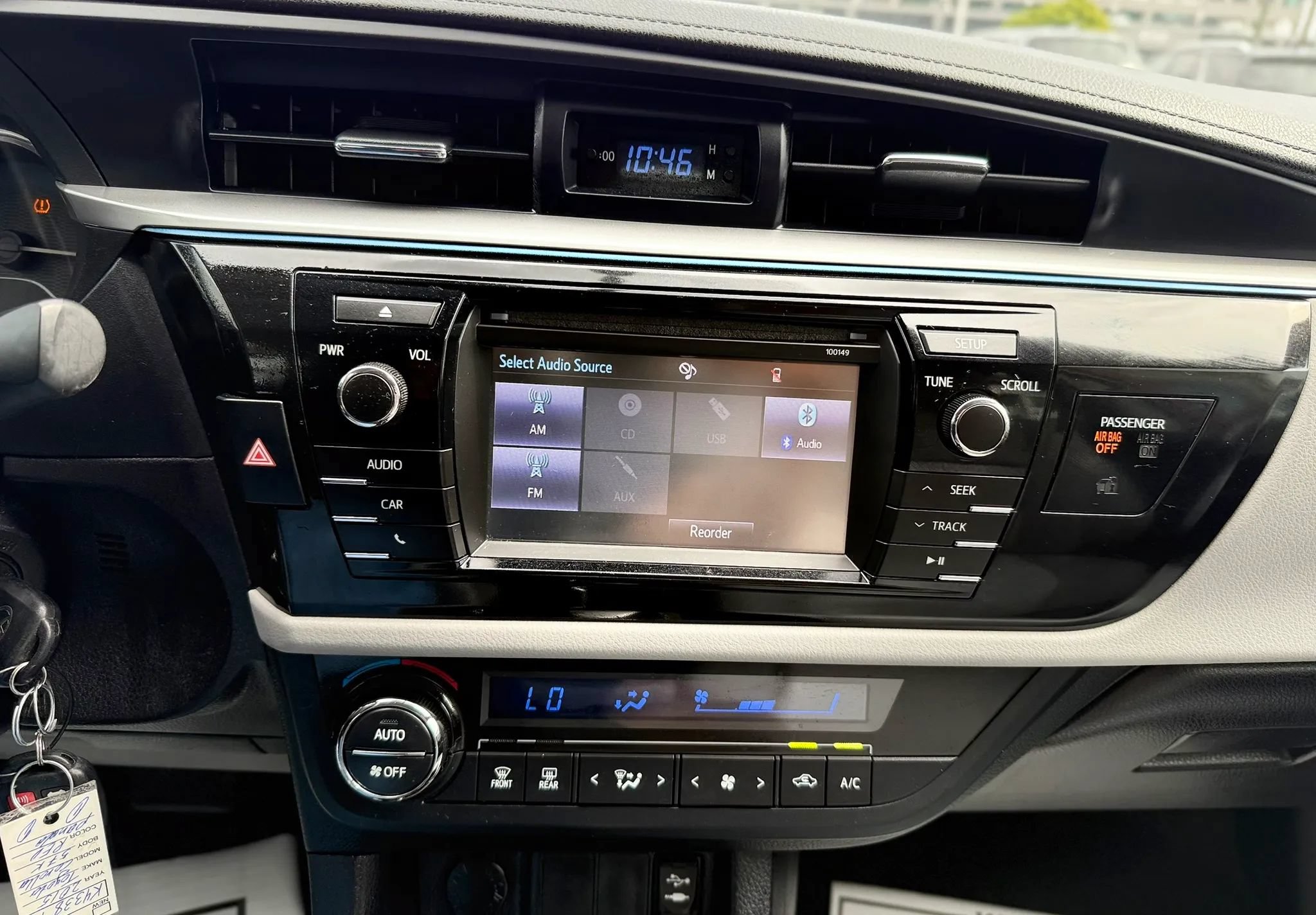 Used 2015 Toyota Corolla LE FWD image 16