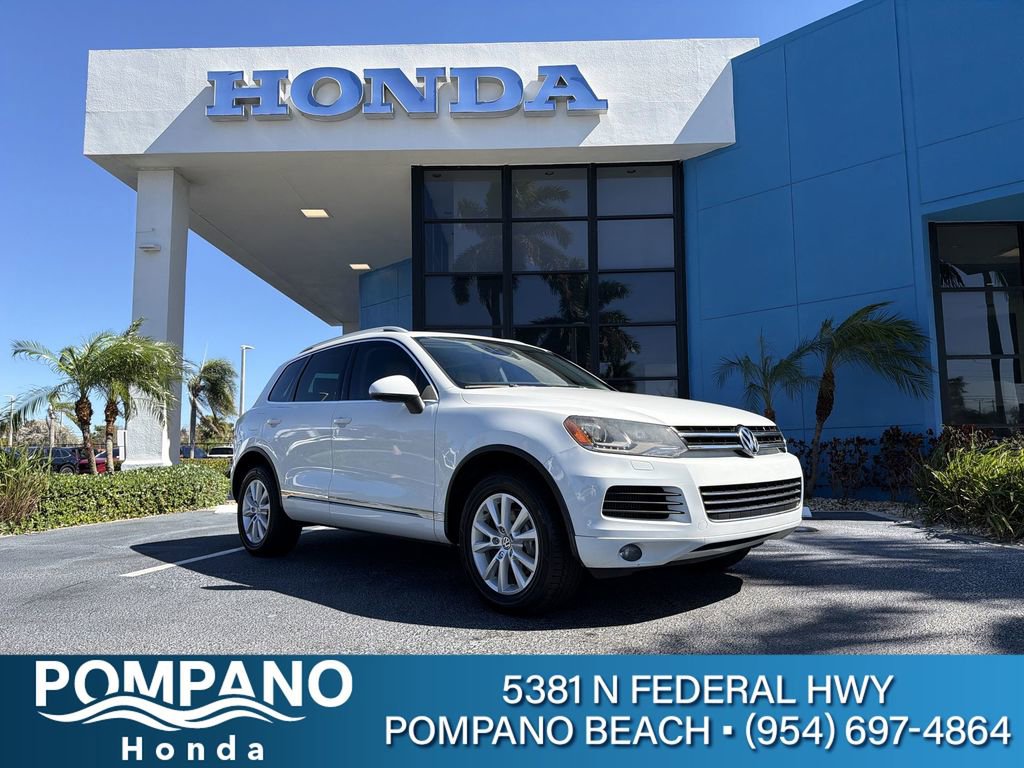Used 2013 Volkswagen Touareg Sport image 1
