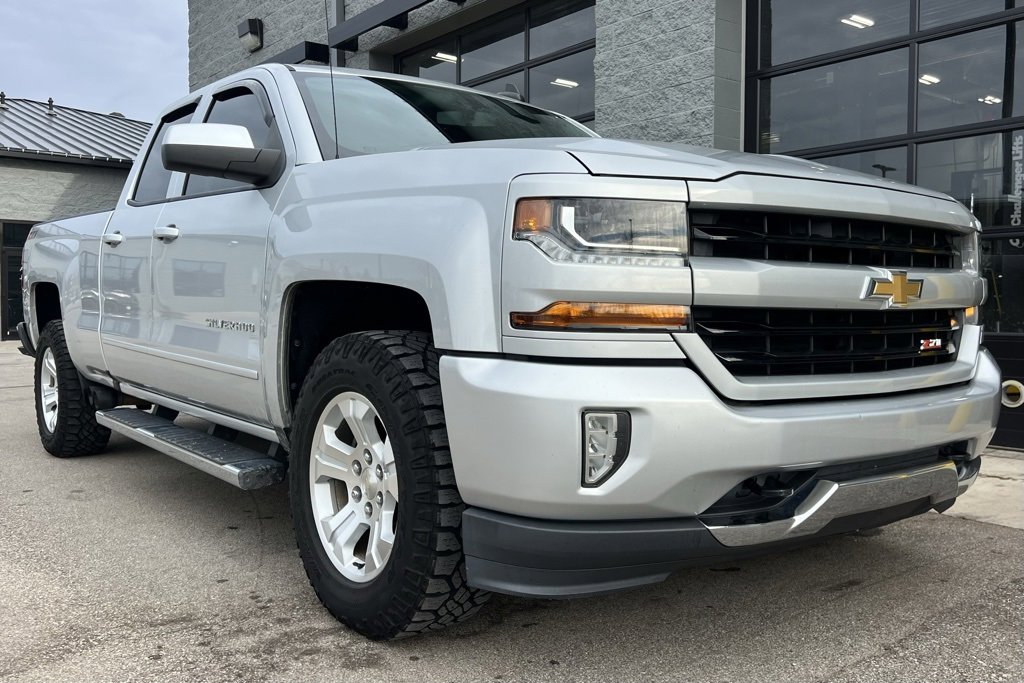 Used 2018 Chevrolet Silverado 1500 LT w/ All Star Edition image 12