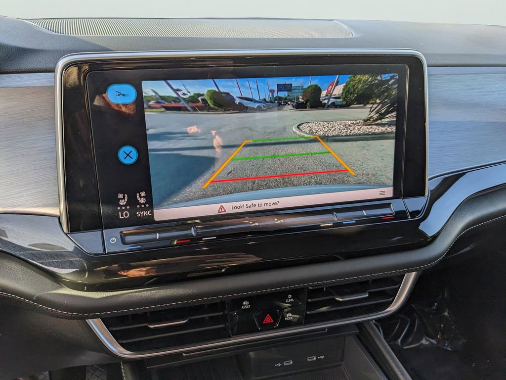 Certified 2025 Volkswagen Atlas Cross Sport SE FWD image 22