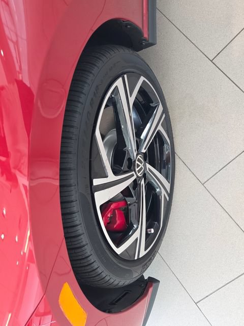 New 2026 Volkswagen GTI SE FWD image 17
