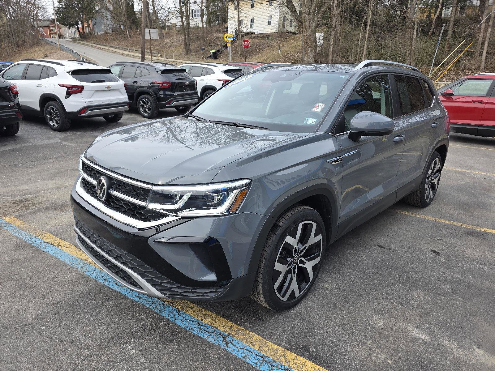 Used 2022 Volkswagen Taos SEL image 4