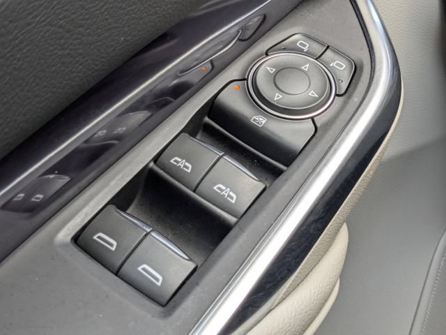 Used 2023 Cadillac XT4 Luxury w/ Cold Weather Package FWD image 30