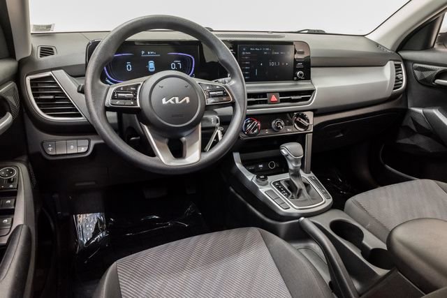 Used 2025 Kia Seltos LX AWD/4WD image 6