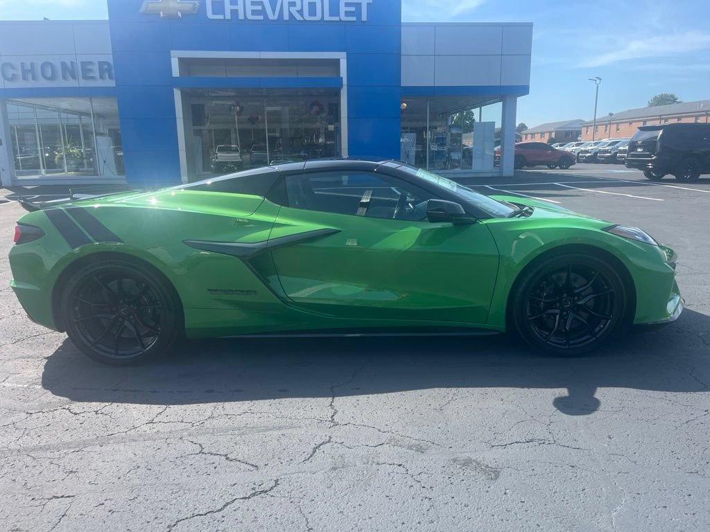 New 2027 Chevrolet Corvette Grand Sport RWD image 8