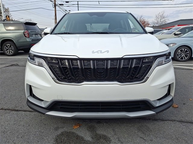 Used 2024 Kia Carnival LX image 2