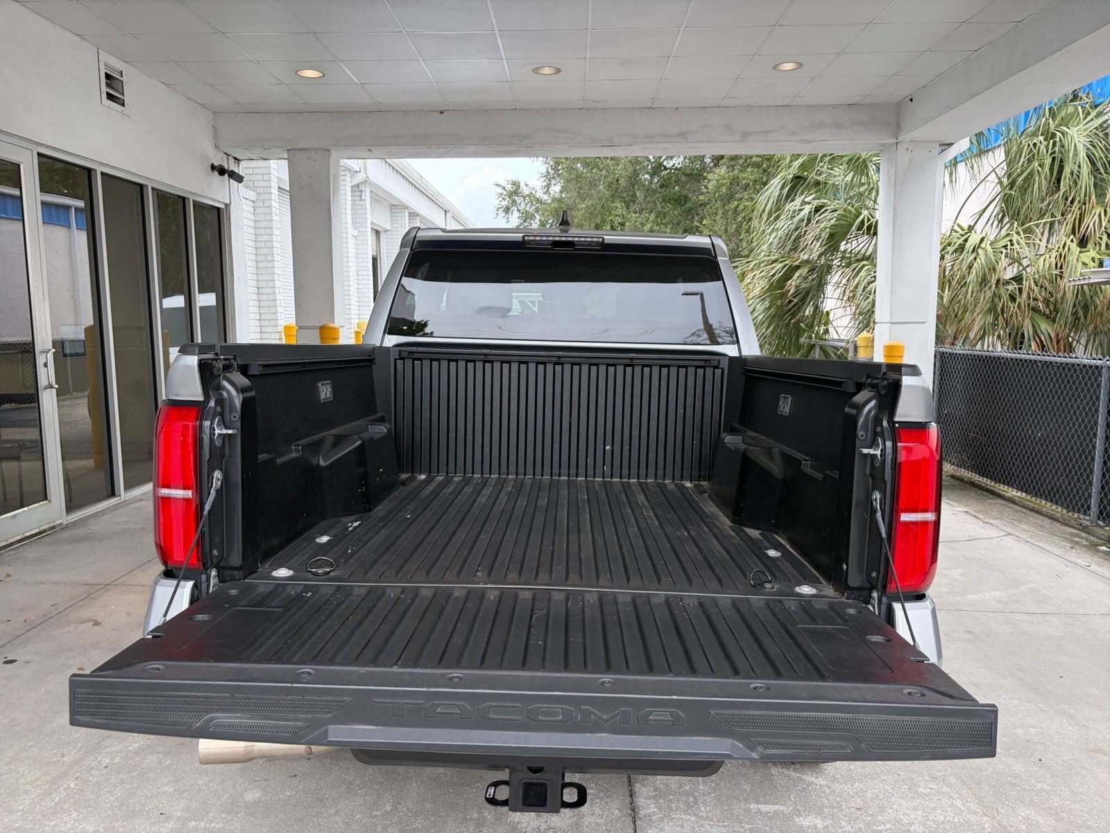 Used 2025 Toyota Tacoma TRD Off-Road AWD/4WD image 30