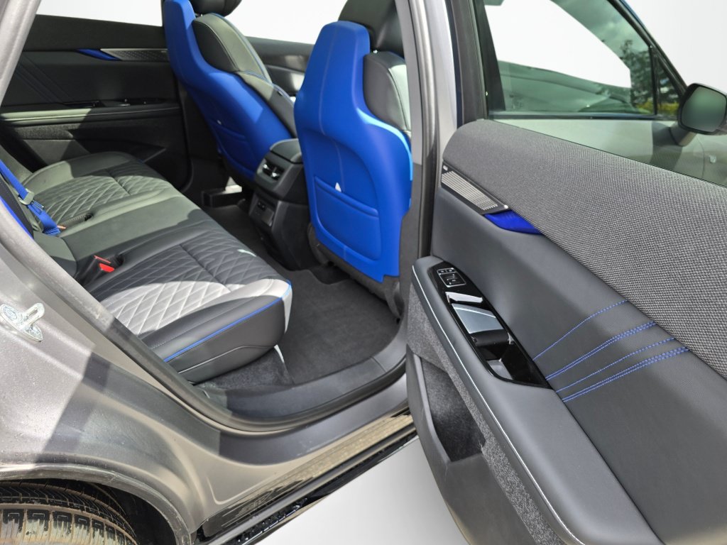 New 2026 Cadillac Optiq V w/ Magnus Launch Edition AWD/4WD image 19