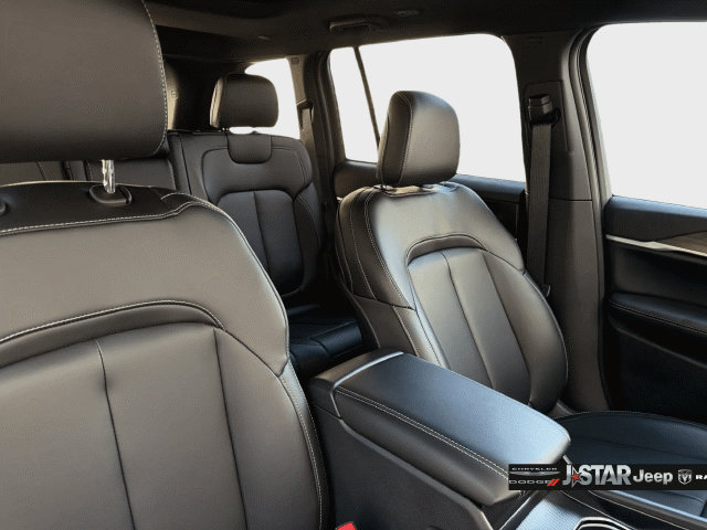 New 2026 Jeep Grand Cherokee Limited RWD image 17