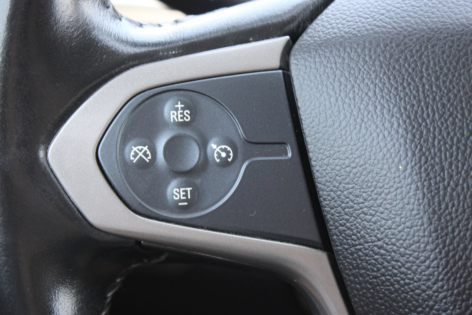 Used 2017 Chevrolet Colorado Z71 AWD/4WD image 19