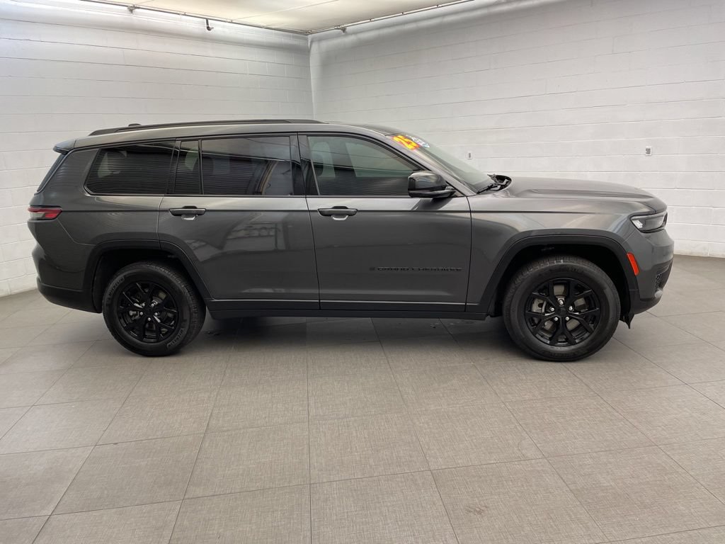 Certified 2025 Jeep Grand Cherokee L Altitude AWD/4WD image 3