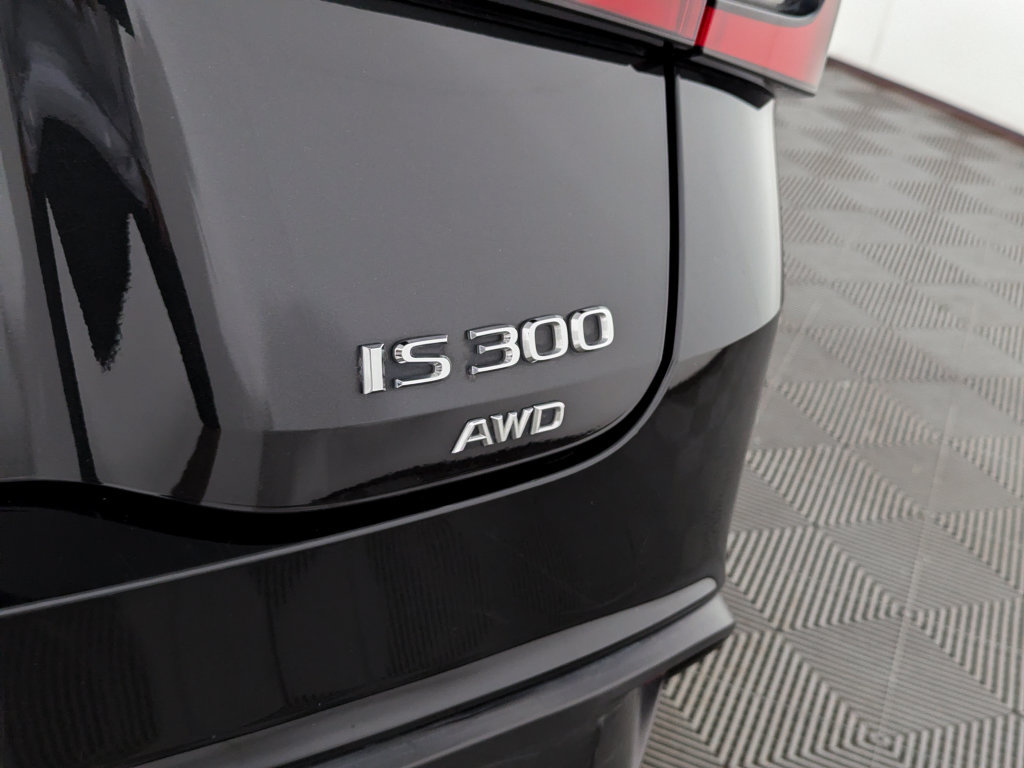 Used 2021 Lexus IS 300 AWD image 11