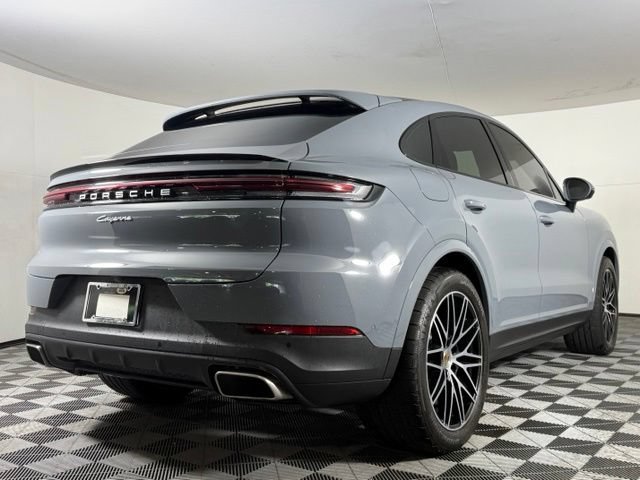 Used 2025 Porsche Cayenne Coupe AWD/4WD image 7