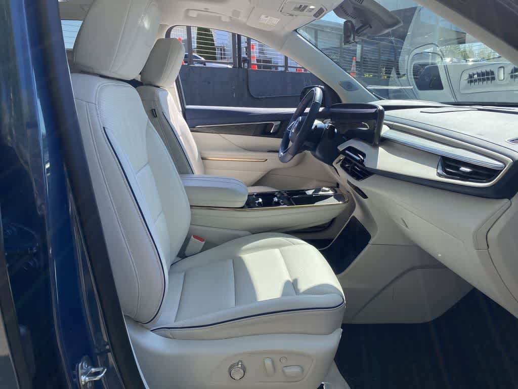 Used 2025 Buick Enclave Avenir w/ Super Cruise Package AWD/4WD image 18
