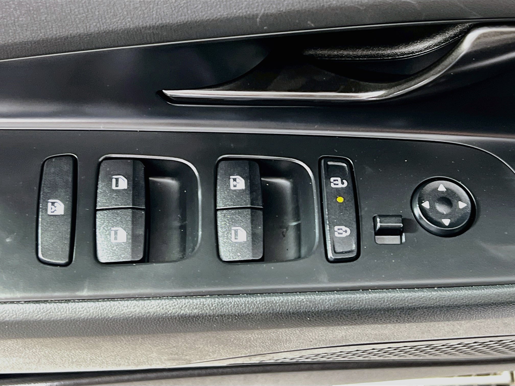Used 2025 Hyundai Elantra Sport FWD image 15