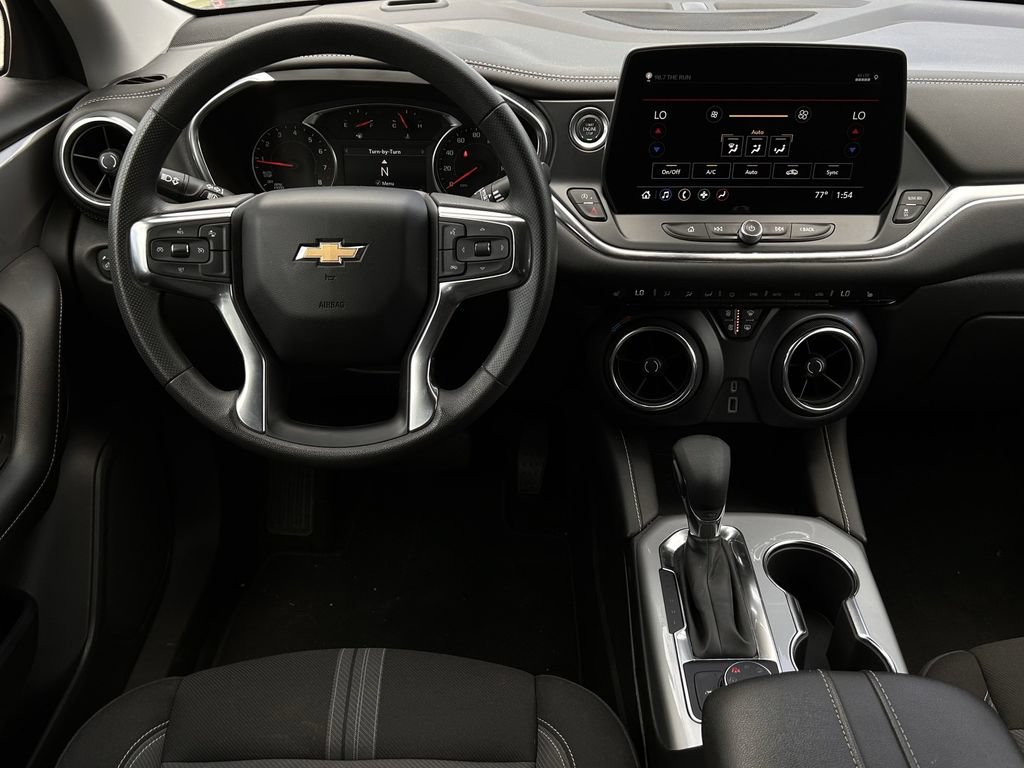 Used 2025 Chevrolet Blazer LT AWD/4WD image 12