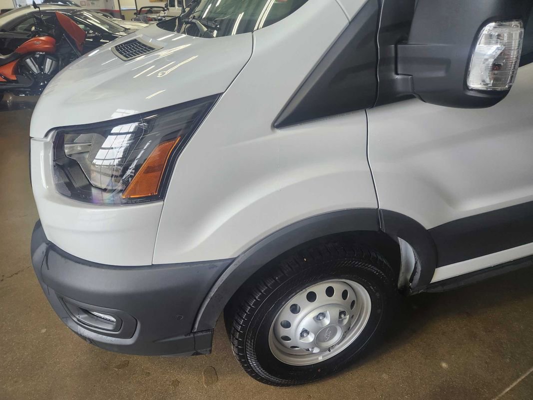 Used 2024 Ford Transit 250 Low Roof AWD image 30