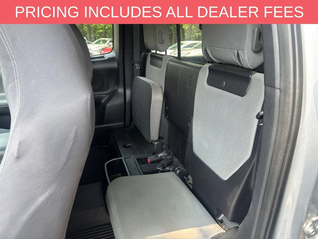 Used 2017 Toyota Tacoma SR5 w/ Tow Package AWD/4WD image 9