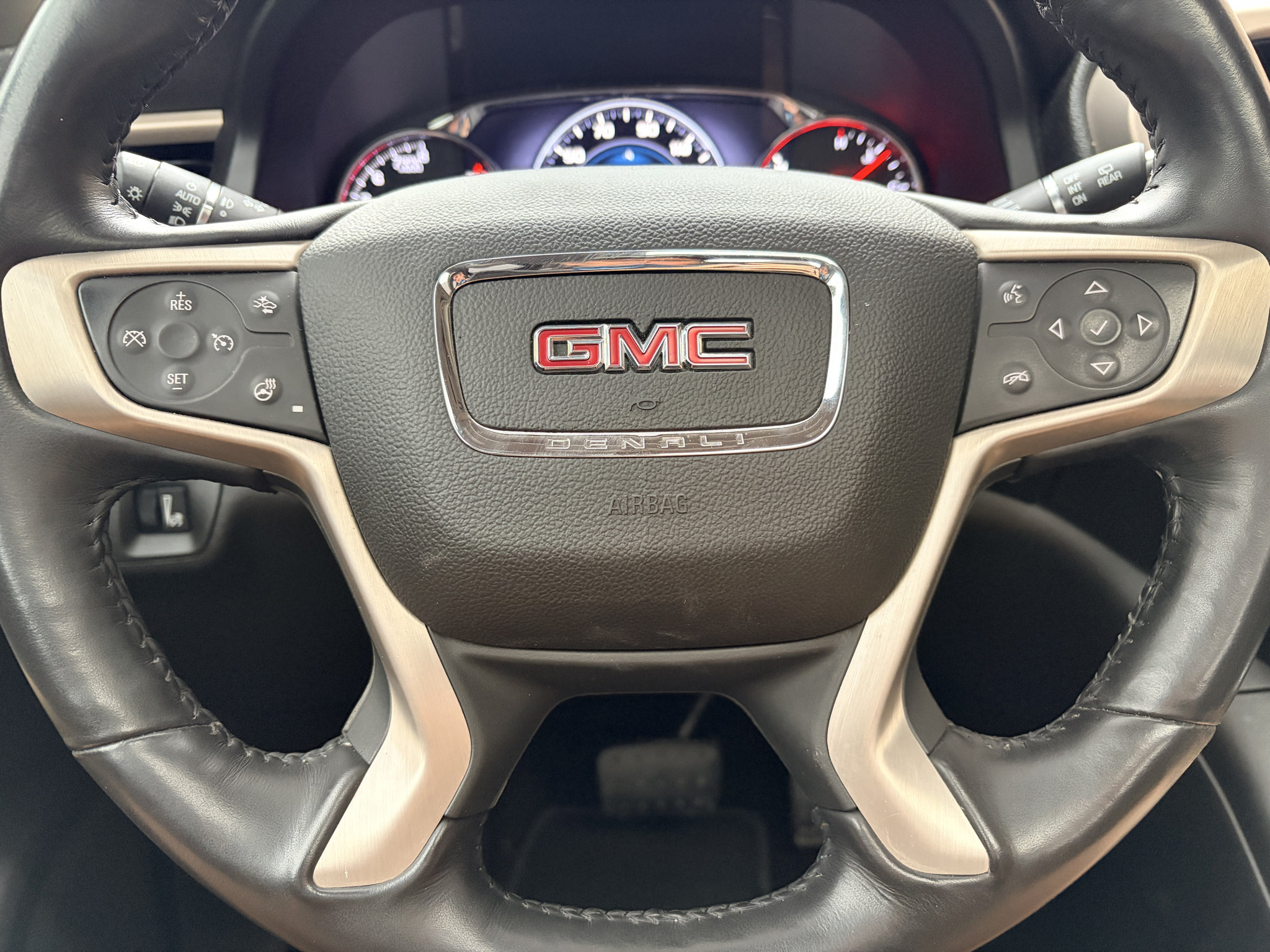 Used 2017 GMC Acadia Denali FWD image 10
