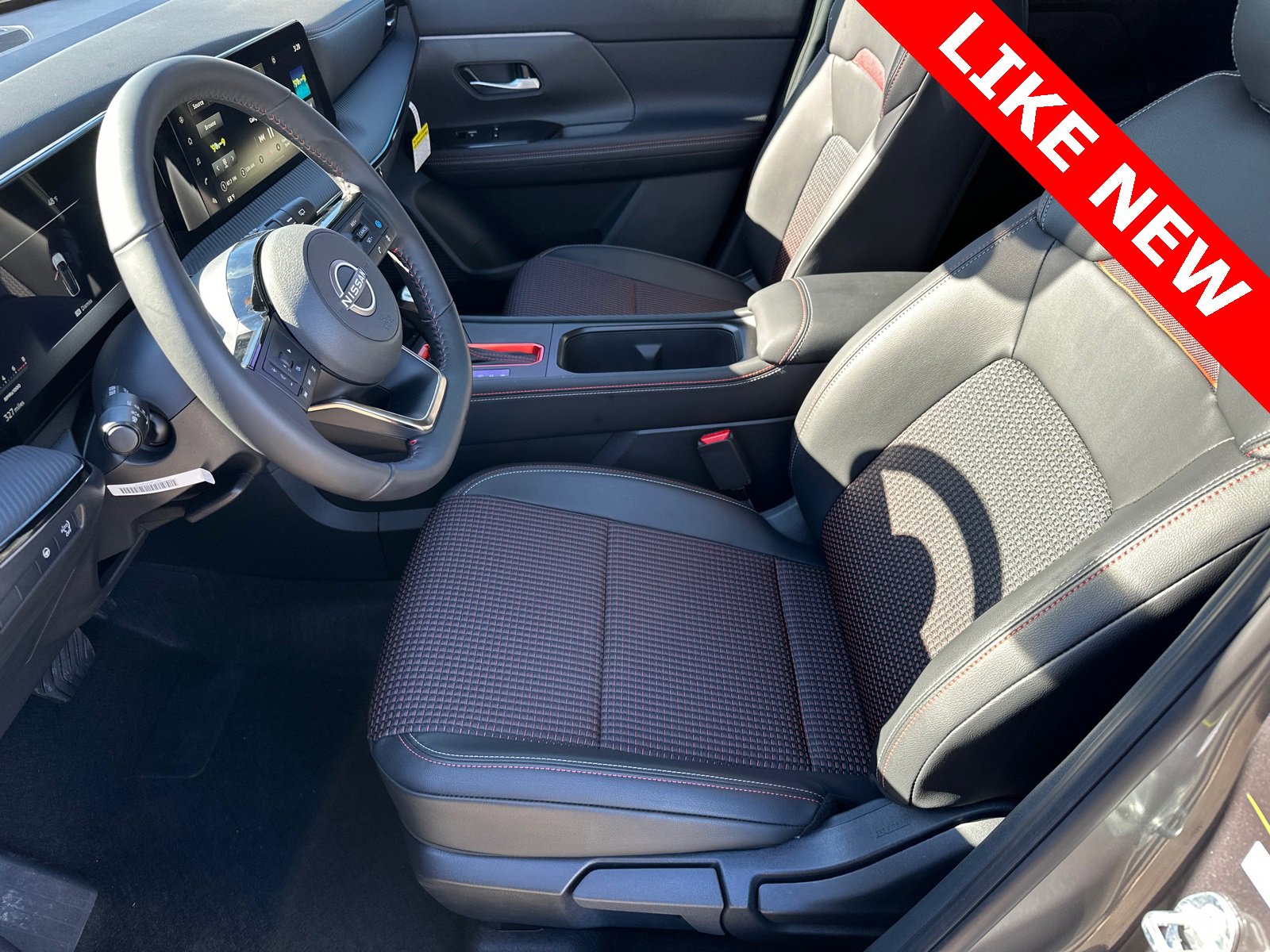Certified 2025 Nissan Kicks SR image 9