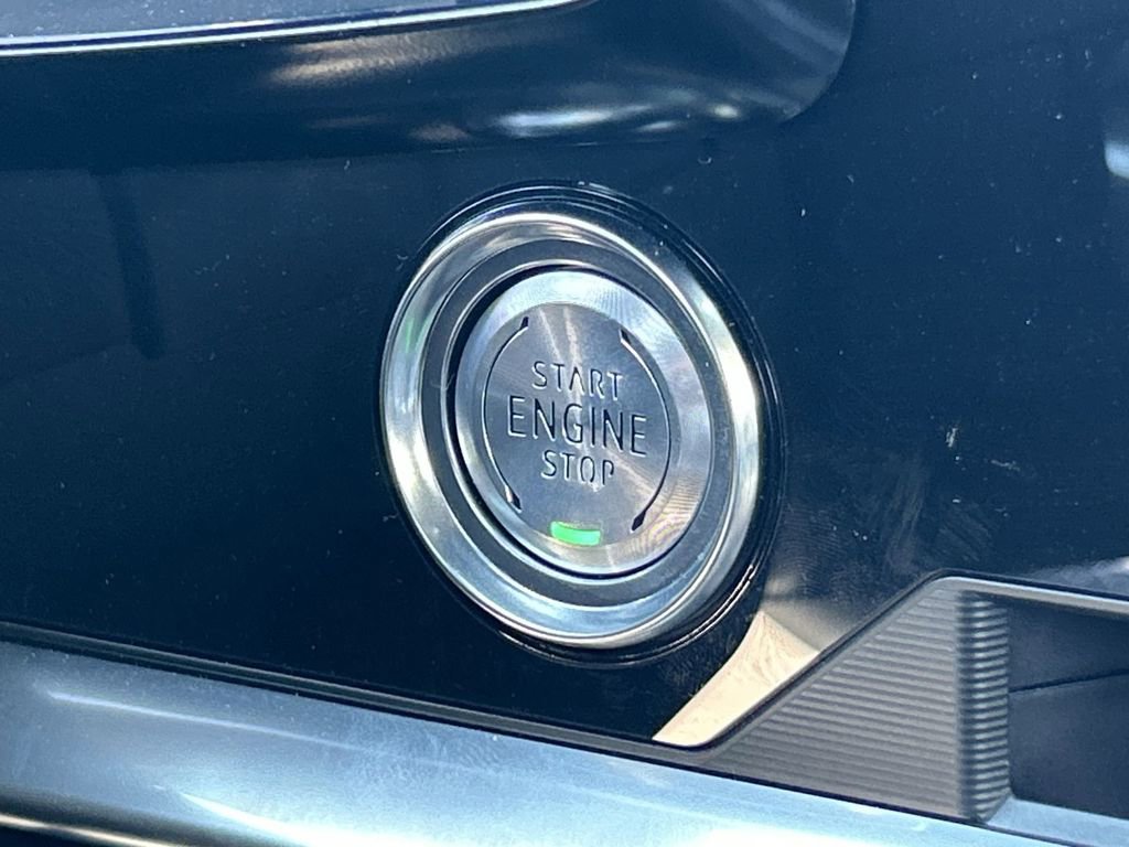 Used 2025 Chevrolet Corvette Stingray Coupe w/ 1LT RWD image 17