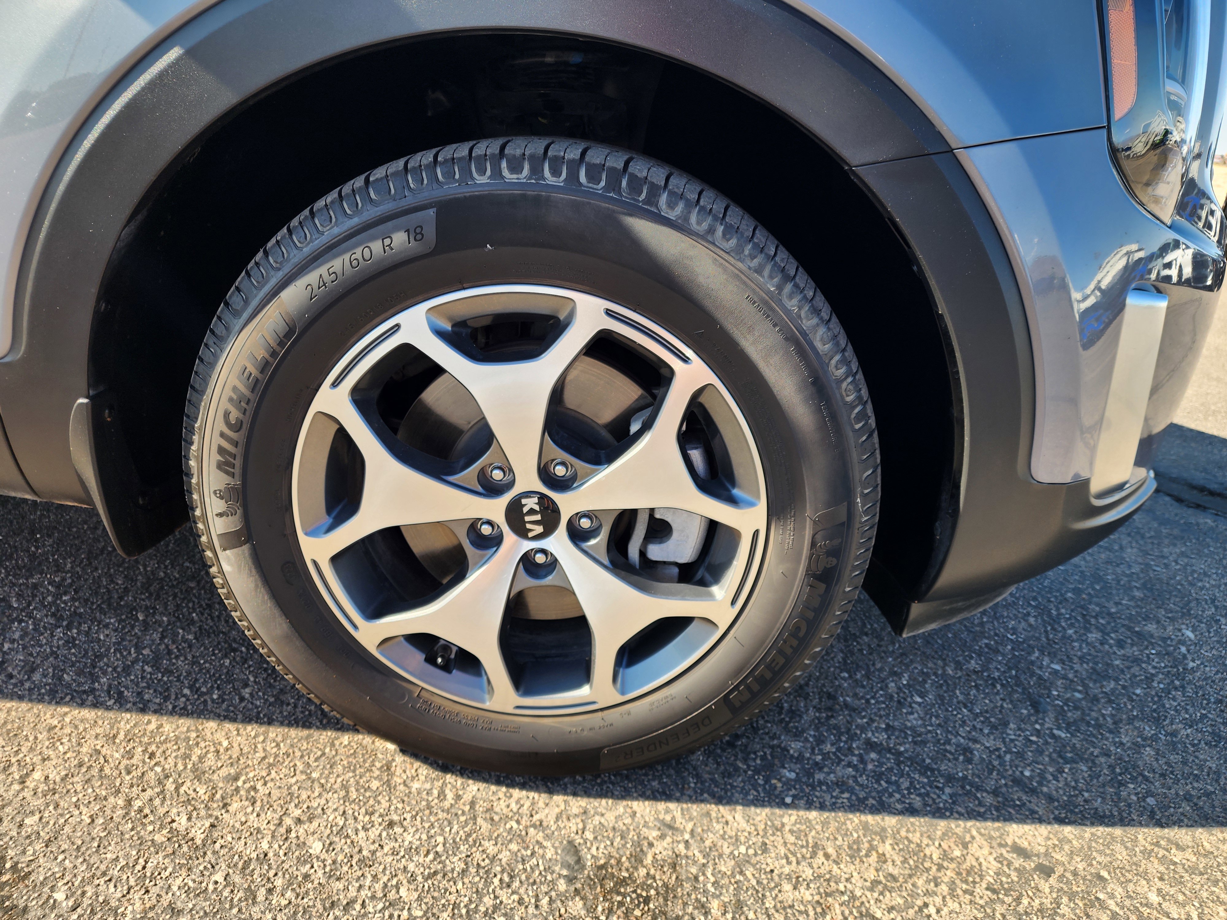 Used 2020 Kia Telluride EX w/ Towing Package FWD image 10