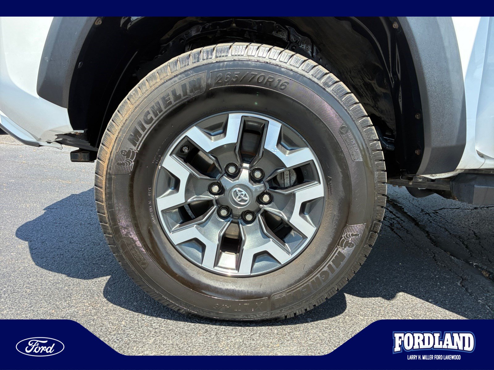 Used 2020 Toyota Tacoma TRD Off-Road w/ TRD Premium Off Road Package AWD/4WD image 26
