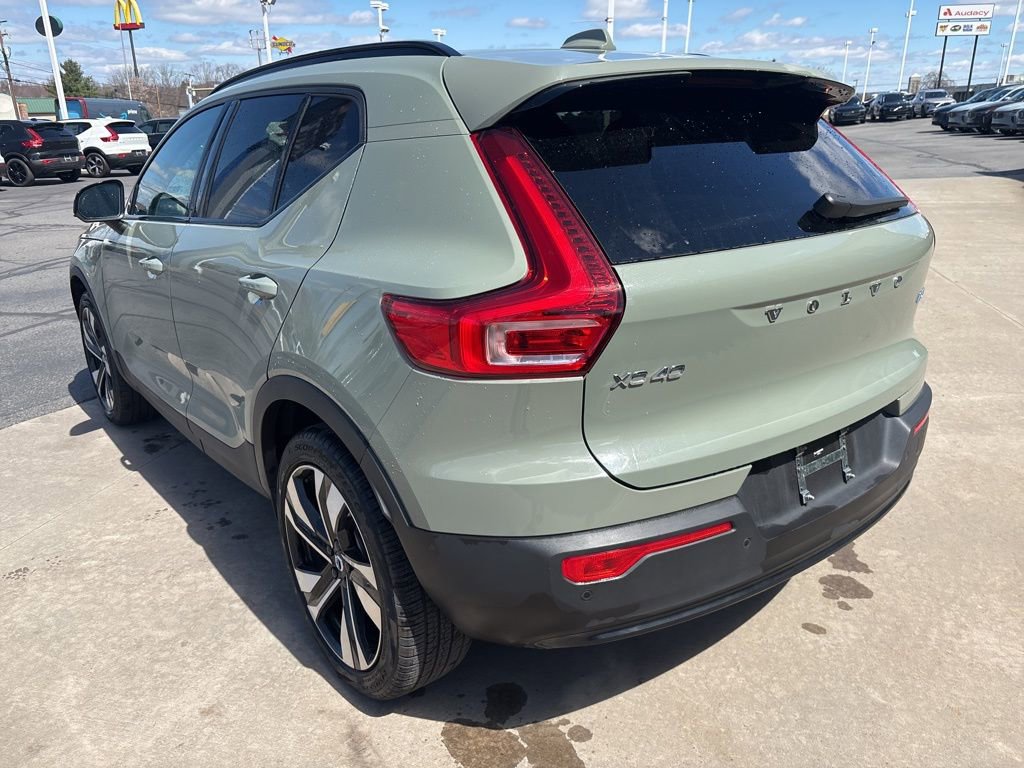 Used 2025 Volvo XC40 B5 Ultra w/ Protection Package Premier image 8