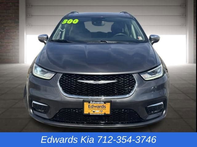 Used 2021 Chrysler Pacifica Limited image 10