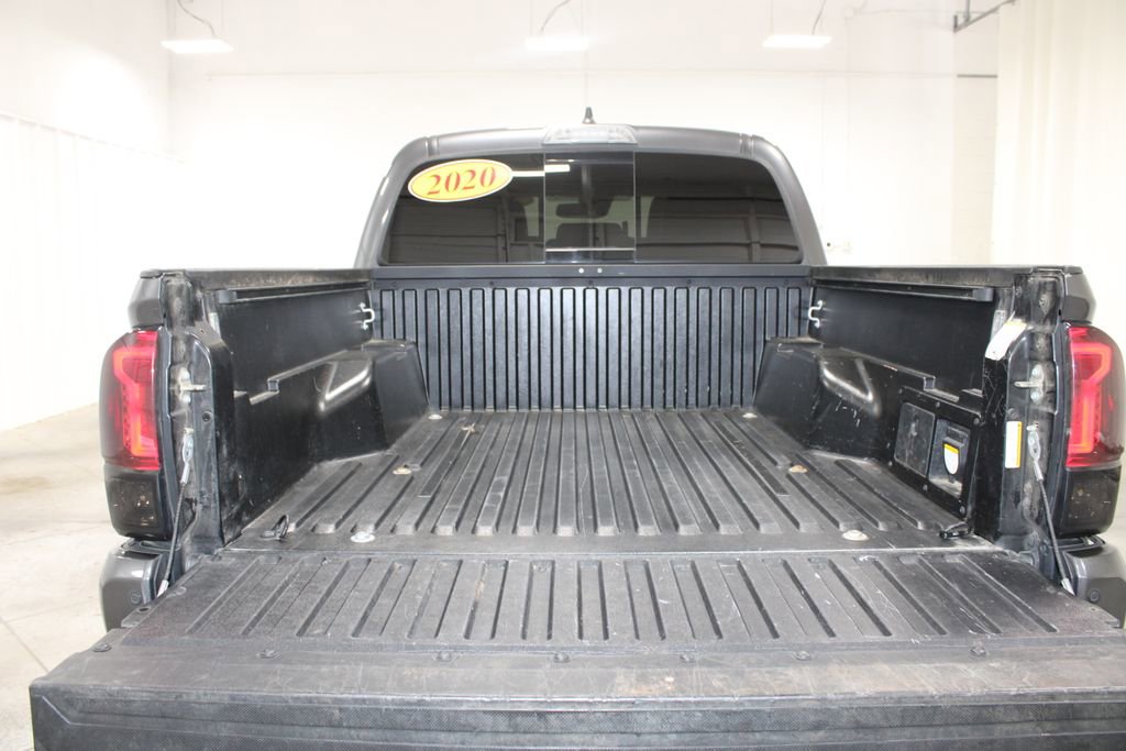Used 2020 Toyota Tacoma TRD Off-Road w/ TRD Premium Off Road Package AWD/4WD image 29