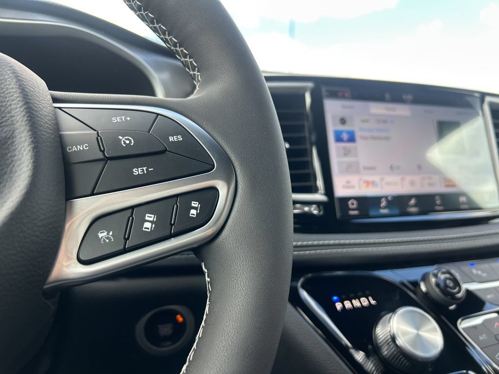 New 2026 Chrysler Pacifica Select FWD image 12