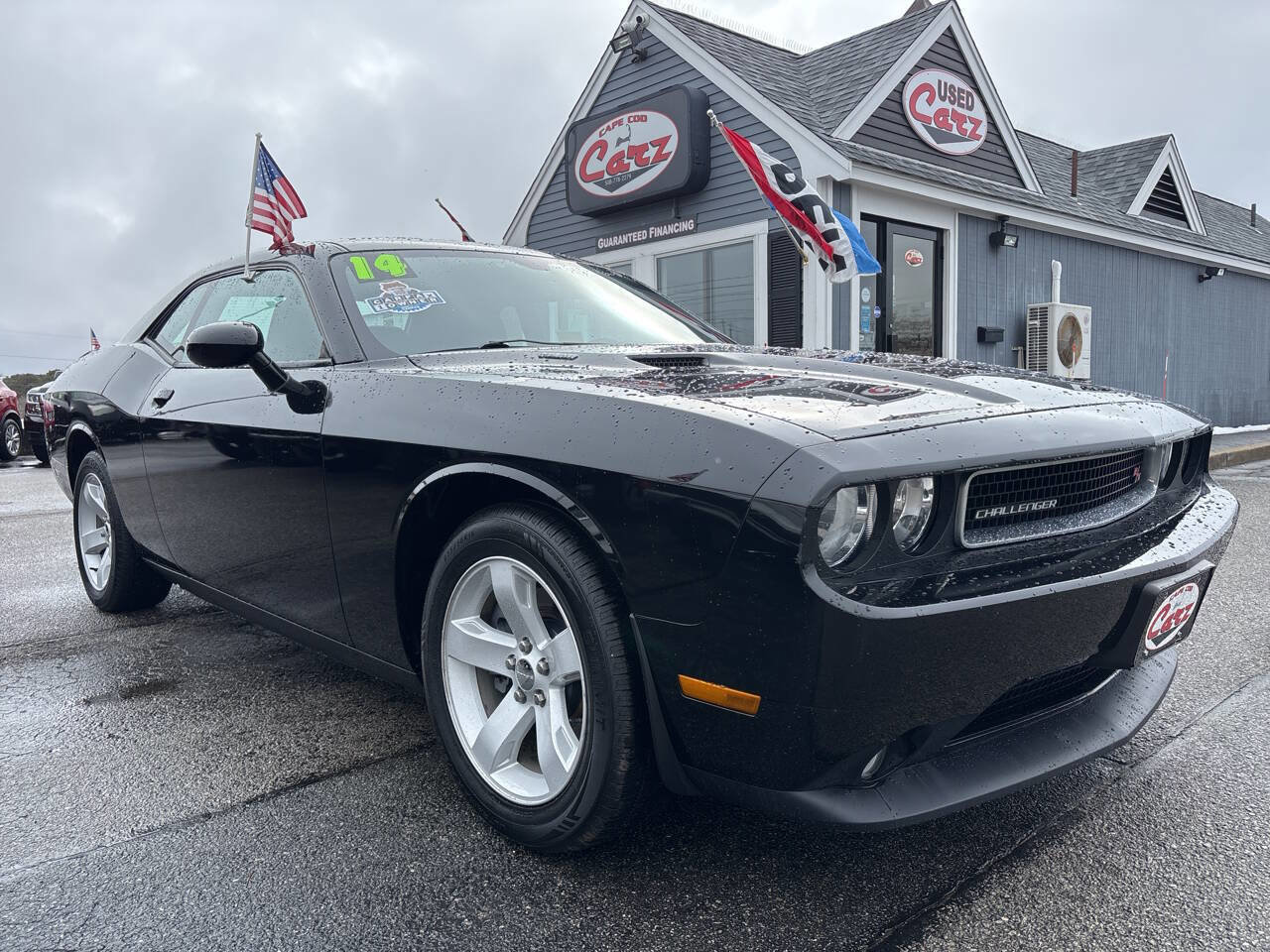 Used 2014 Dodge Challenger R/T RWD image 1