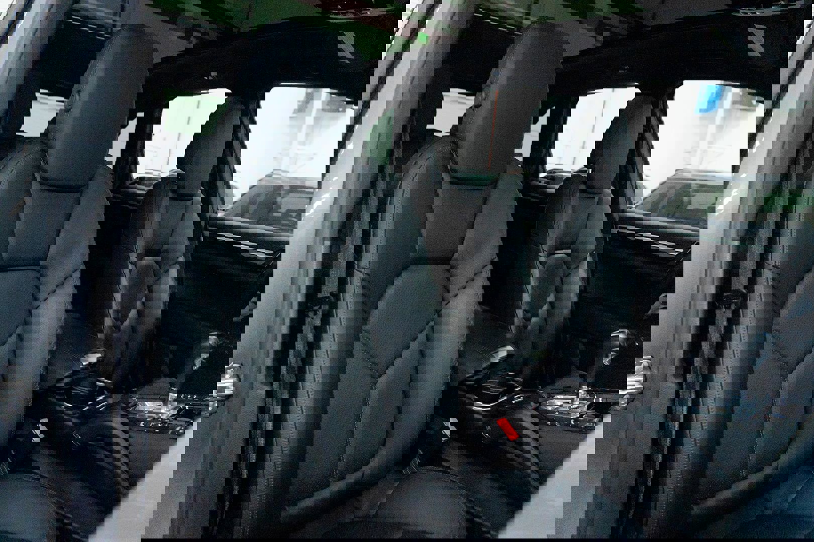 Used 2016 Porsche Cayenne image 36