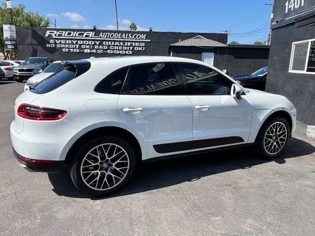 Used 2018 Porsche Macan AWD/4WD image 28