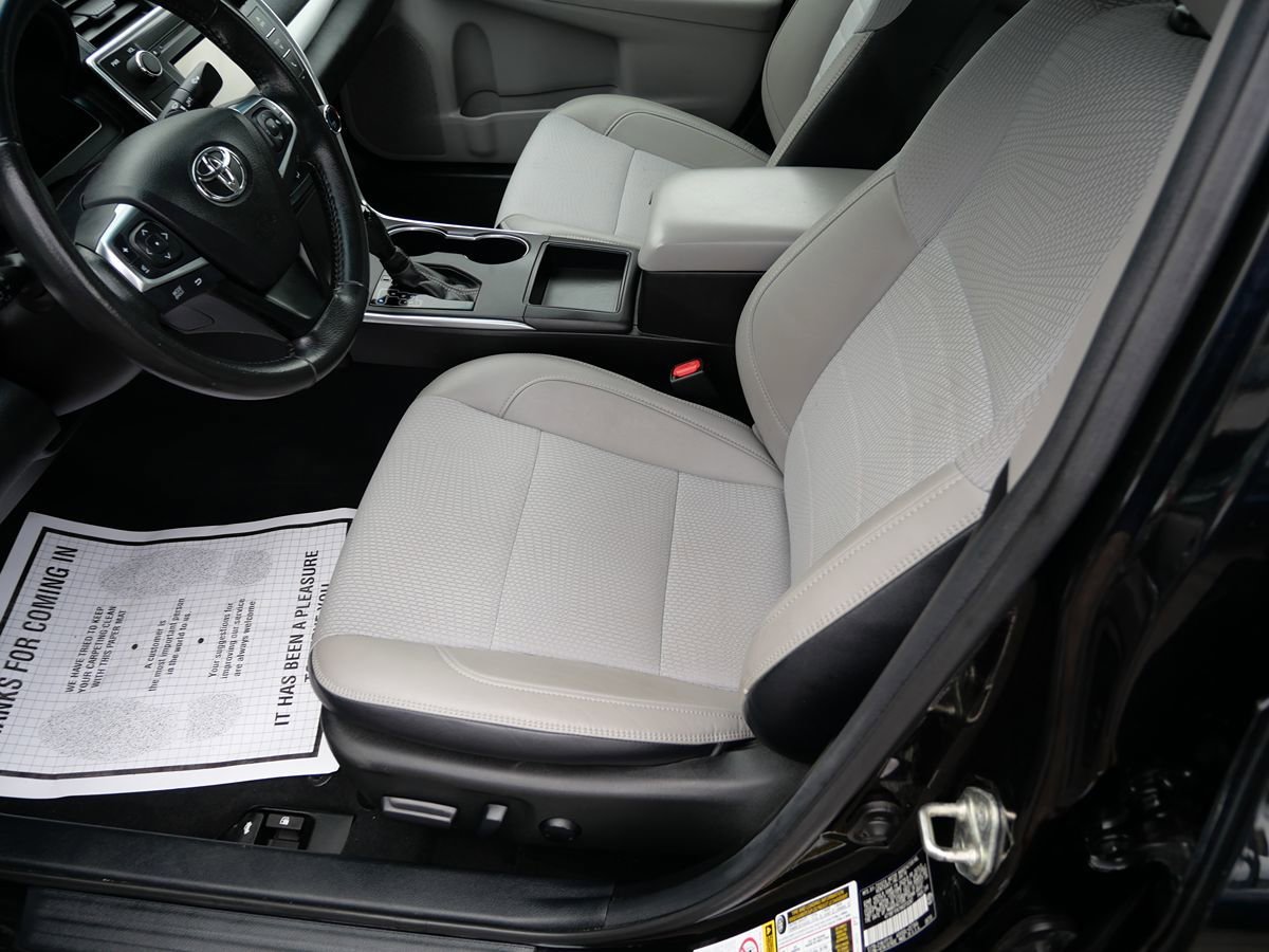 Used 2017 Toyota Camry SE FWD image 10