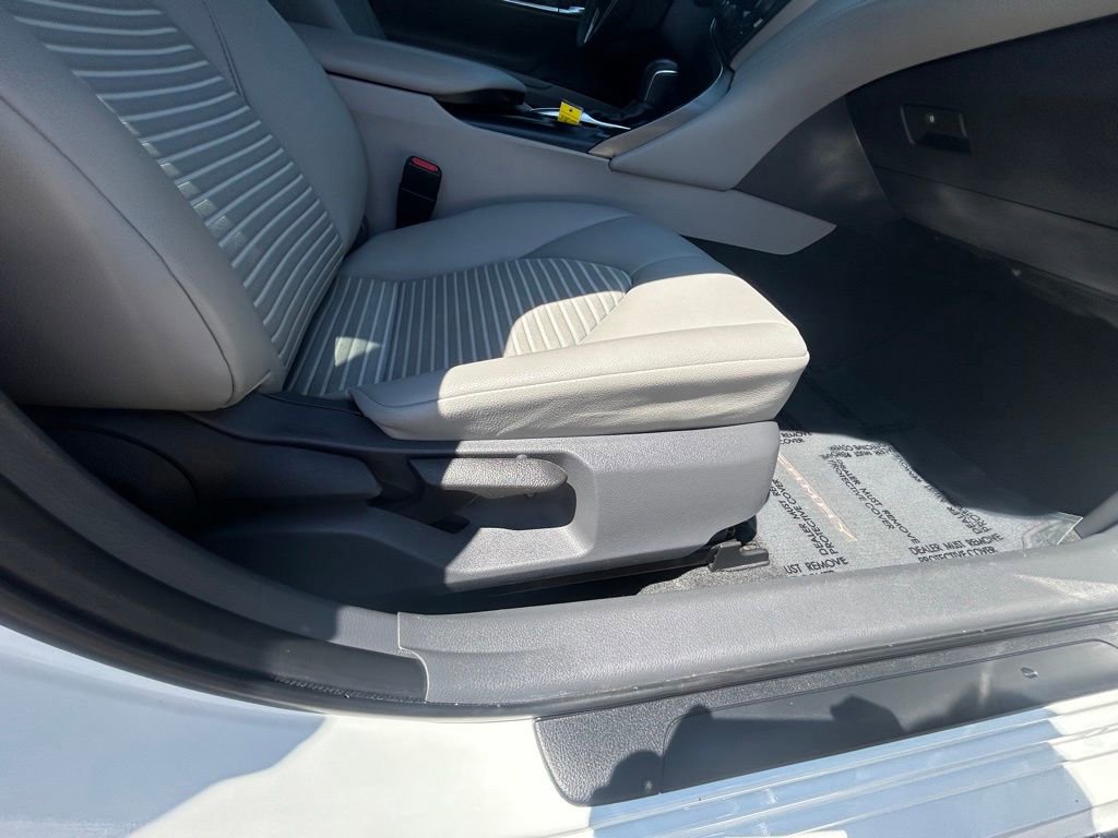 Used 2019 Toyota Camry SE w/ Convenience Package image 24