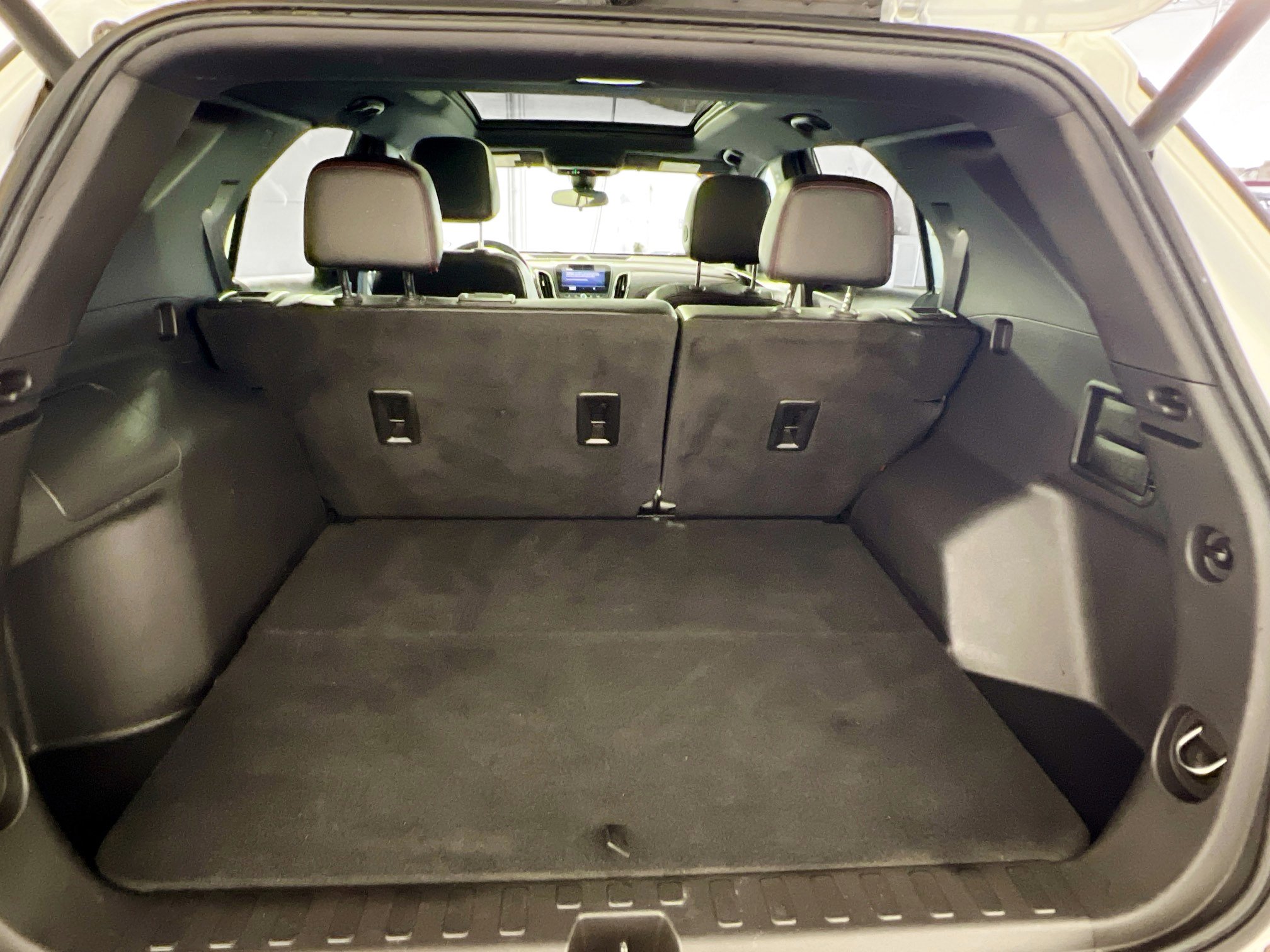 Used 2024 Chevrolet Equinox RS w/ RS Leather Package FWD image 34