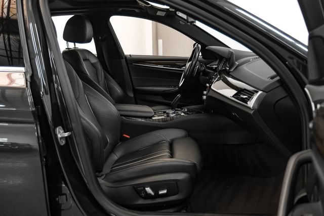 Used 2018 BMW 540i RWD image 32