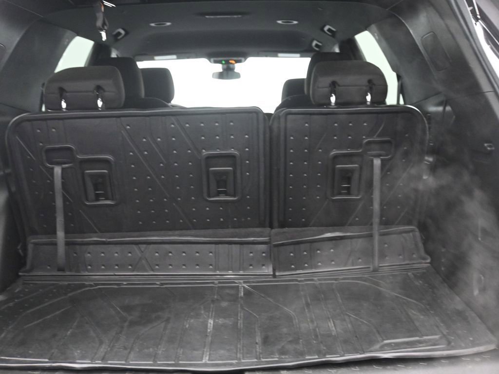 Used 2023 Chevrolet Traverse LT w/ LPO, Floor Liner Package image 16