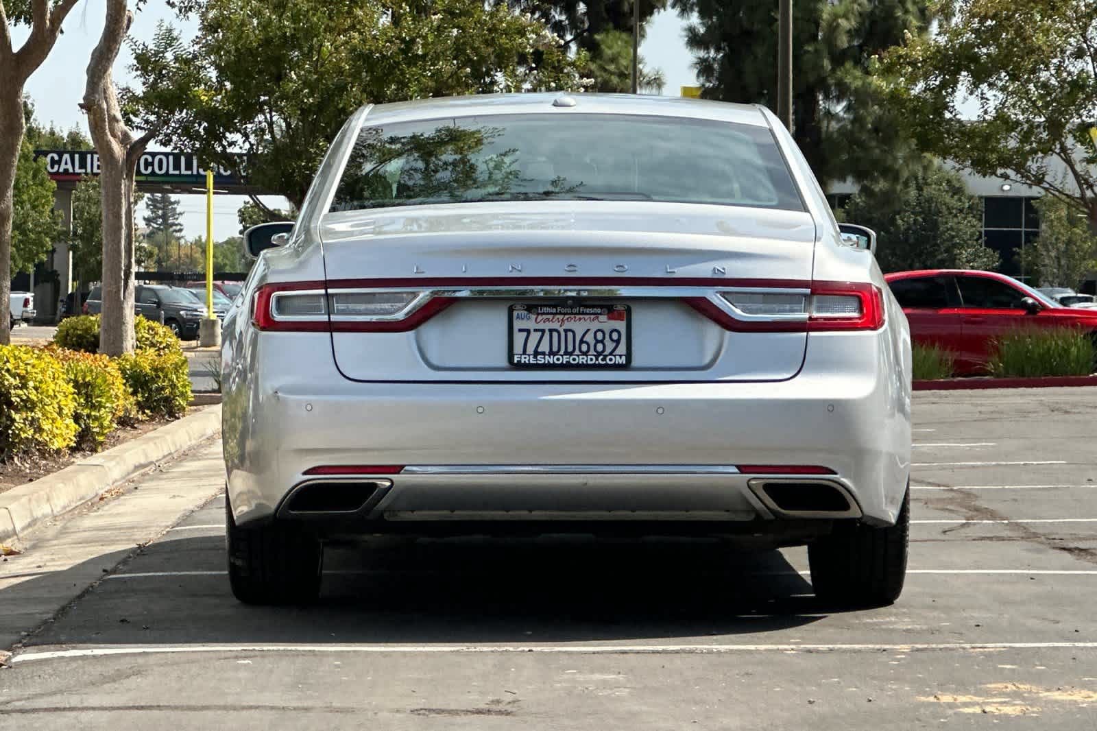 Used 2017 Lincoln Continental Select FWD image 8