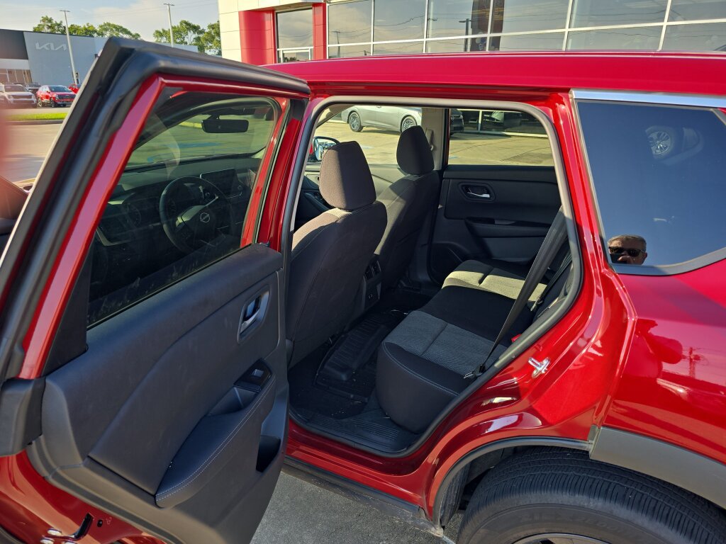 Used 2026 Nissan Rogue SV w/ Cold Weather Package FWD image 13
