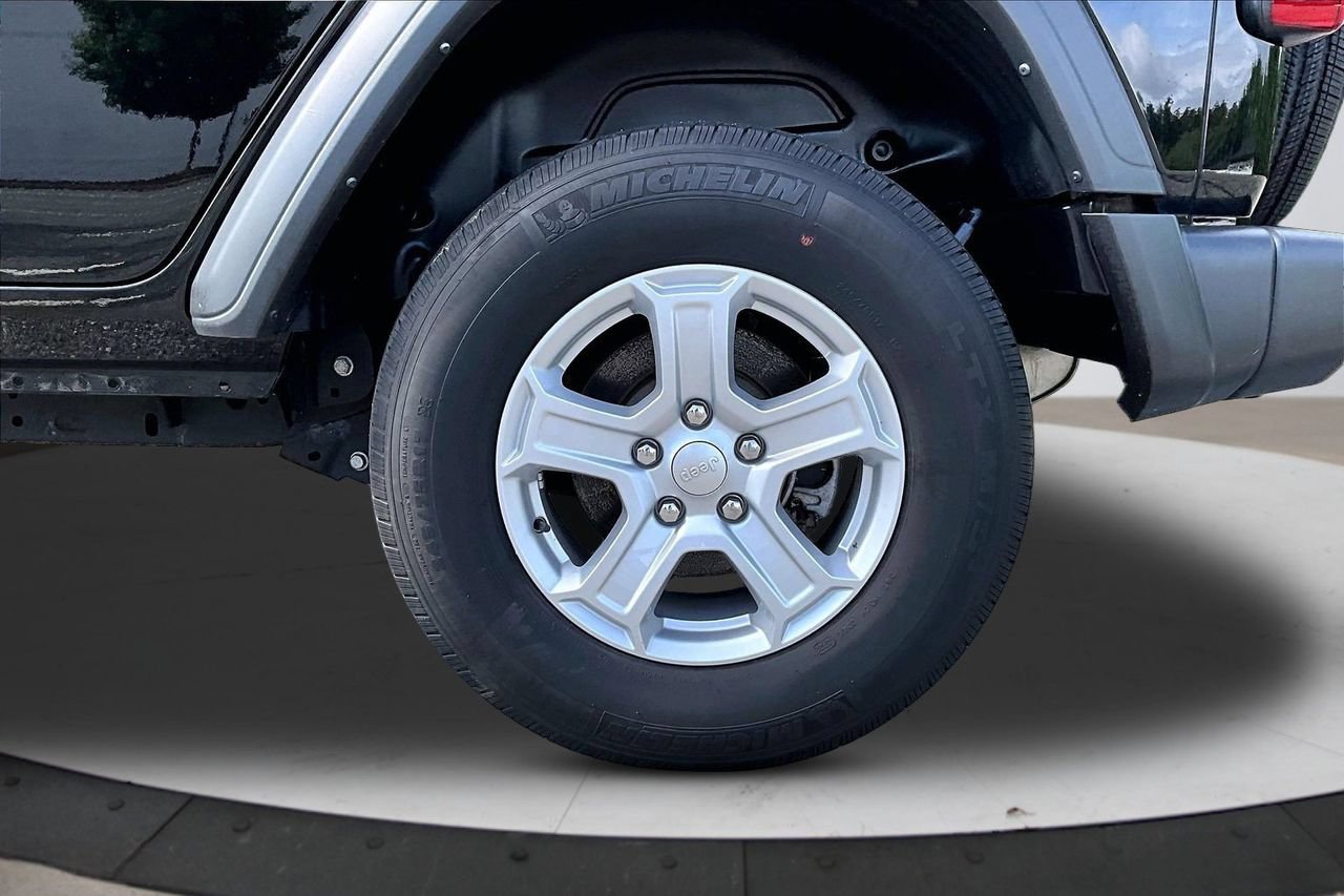 Used 2023 Jeep Wrangler Unlimited Sport AWD/4WD image 33